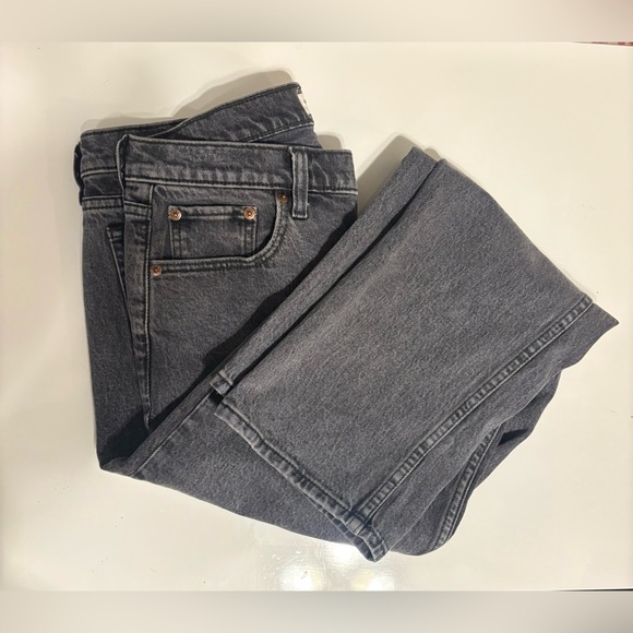 Abercrombie & Fitch Women's
Mid Rise 90s Straight Jean Grey - Picture 4 of 12